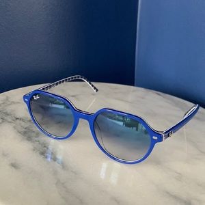 Ray-Ban Thalia in blue